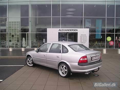 Opel Vectra B - SOLGT - Så fik jeg ihvertfald konstateret at et sænkninssæ var nødvendigt..... heheh billede 4