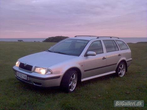 Skoda 1.6 octavia combi "solgt" billede 1