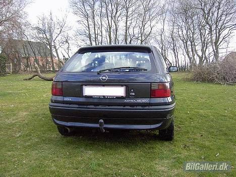 Opel Astra f solgt - Anhængertræk er blevet pillet at billede 3
