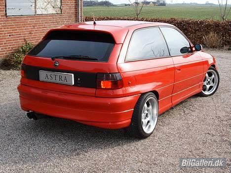 Opel Astra F__solgt__ billede 8