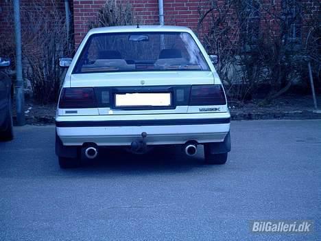 Nissan Sunny (Solgt) - Så er der blivet lavet udstødning på Nismobilen, baglygterne er blevet tonet en smule billede 9