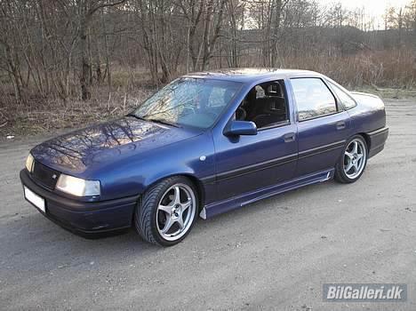Opel Vectra A "pit bull"  - så kom der billeder med sommerfælge på billede 16