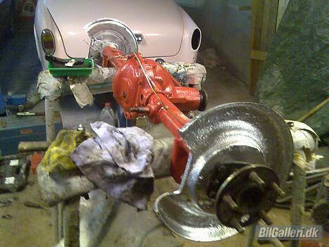 Volvo 142 "Flamin' Moe" - Nyt bagtøj klargjort til montering... billede 11