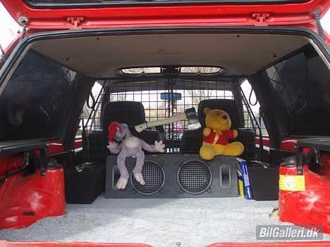 VW polo 2- solgt  - det er ikke fordi jeg er psykopat der hænger en økse.. eller lidt=) billede 16