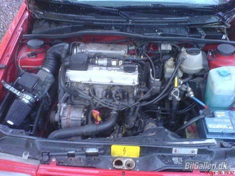 Seat Toledo *SOLGT* - Lidt dårligt billede af motor, men den er der da ;) billede 7