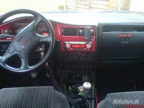 Seat Toledo *SOLGT* - Også lidt dårligt billede af kabinen, men den er fin :) billede 8