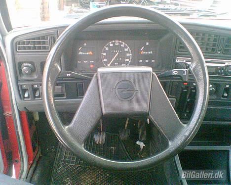 Opel ascona 1,6 SOLGT billede 6