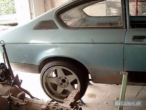 Opel kadett c coupe 1,6 rally  - azev 10x17 billede 3