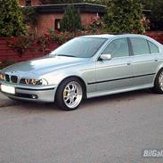 BMW 528i solgt