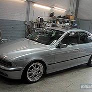 BMW 528i solgt
