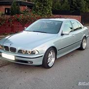 BMW 528i solgt