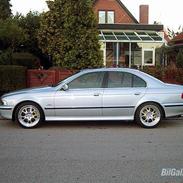 BMW 528i solgt