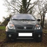 Renault Scenic RX 4