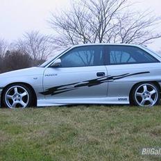 Opel Astra 1,6 8V Solgt