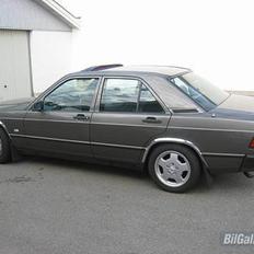 Mercedes Benz 190 E