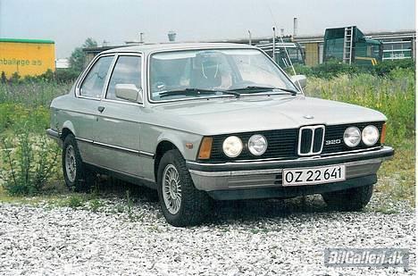 BMW 320 E21 *SOLGT* billede 1