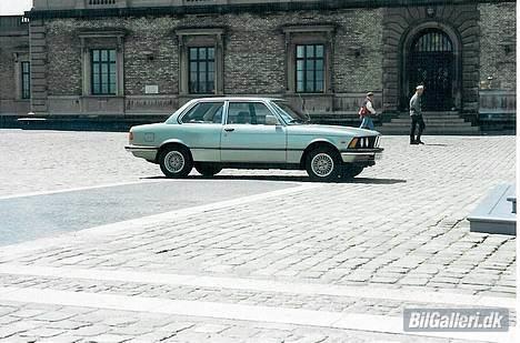 BMW 320 E21 *SOLGT* billede 3