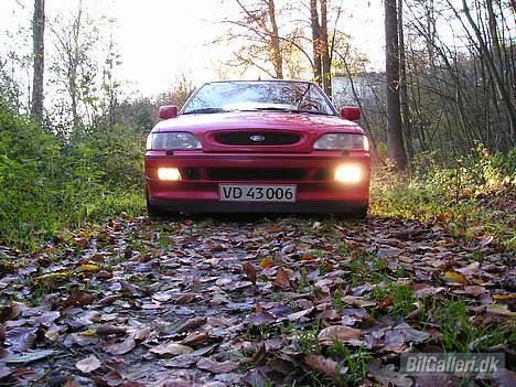 Ford Escort 1.8 sport Solgt billede 7