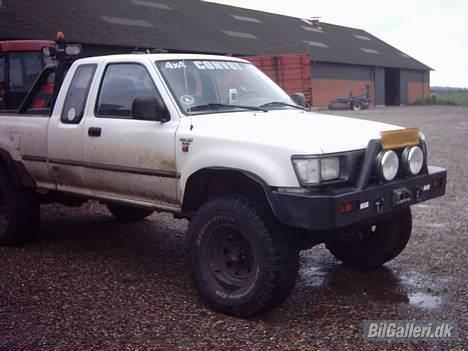 Toyota Hilux X-cab billede 3