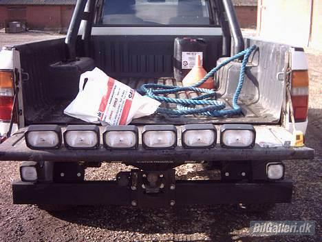 Toyota Hilux X-cab - Her er lige et billede af næste Weekends projekt, en lygtebom til styrtbøjlen billede 8