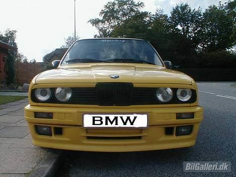 BMW 320i E30 KAT. (SOLGT) billede 1