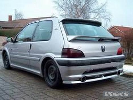 Peugeot 106 1,6 GTi (SOLGT) billede 2