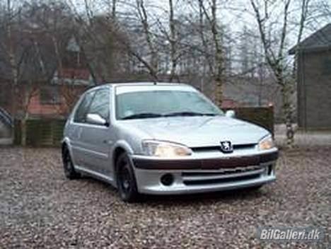 Peugeot 106 1,6 GTi (SOLGT) billede 3