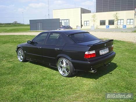 BMW 318I billede 2