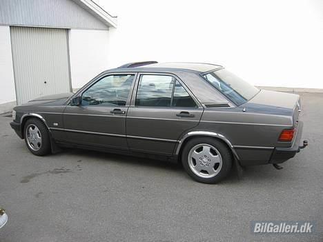 Mercedes Benz 190 E billede 1