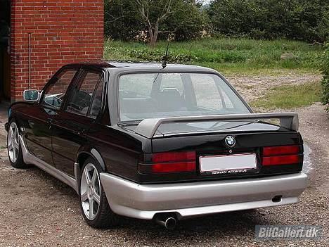 BMW E30   324 D billede 1