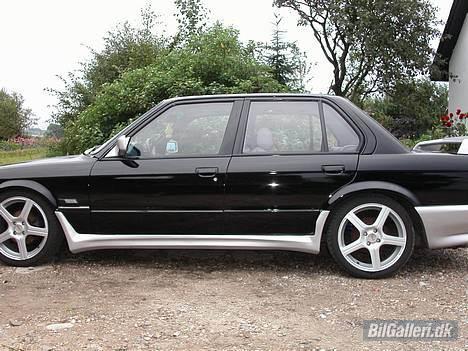 BMW E30   324 D billede 3