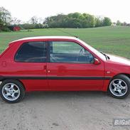 Peugeot 106 XS TOTAL SKADET