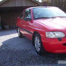 Ford Escort CLX-DØD R.I.P