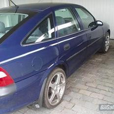 Opel vectra 1.6 16v solgt