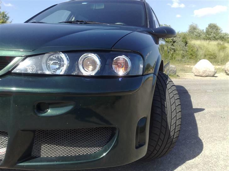 Opel Vectra B  - Det er den nye front der er kommet på nice synes jeg:-) billede 1