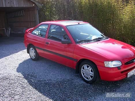 Ford Escort CLX-DØD R.I.P billede 1