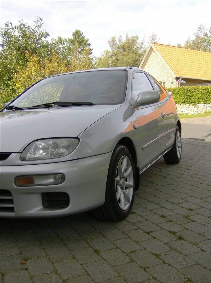 Mazda 323 C billede 5