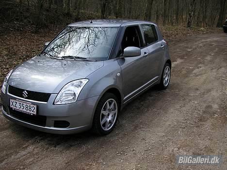 Suzuki Swift GL - A  Solgt billede 7
