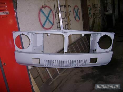 Volvo 142 "Flamin' Moe" - Den nye rustfrie front helt uden buler! :-) billede 14