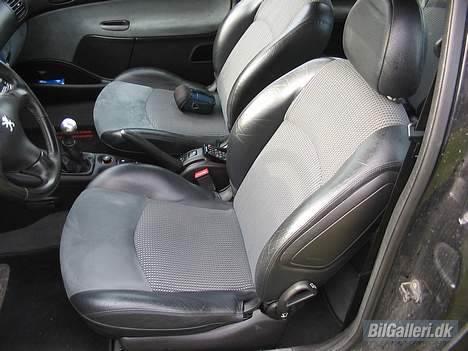 Peugeot 206 GTI - Læder at ligge i når det går stærkt billede 7