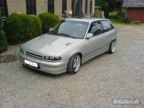 Opel astra gsi 2,0 8v SOLGT - Se hvor fin den er:-) billede 3