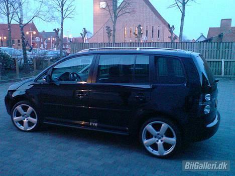 VW Touran 2.0 TDI Highline billede 2