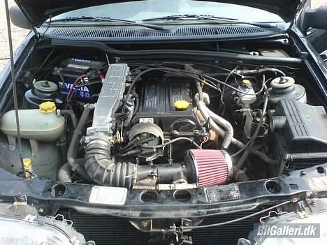 Ford sierra DØD - savle savle.. mums en ordentlig motor.. noget større end min gamle 1,8  billede 9