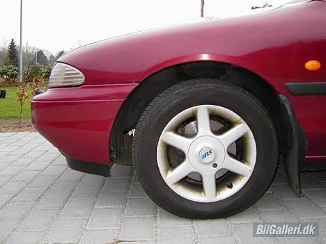 Ford Mondeo Celebretion - JA det er fra dengang at 14" Alu var hot, drømmer om nogle større billede 4