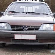 Opel Rekord E 2.2i Caravan