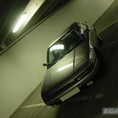 Mazda 323 F BG (Død)