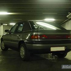 Mazda 323 F BG (Død)