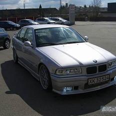 BMW e36 325i