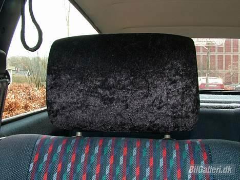 VW Polo III (2F / 86C) - Nakkestøtte i nervøst velour. billede 5