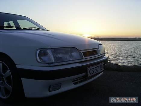 Ford Sierra 2,0i *SOLGT* billede 2